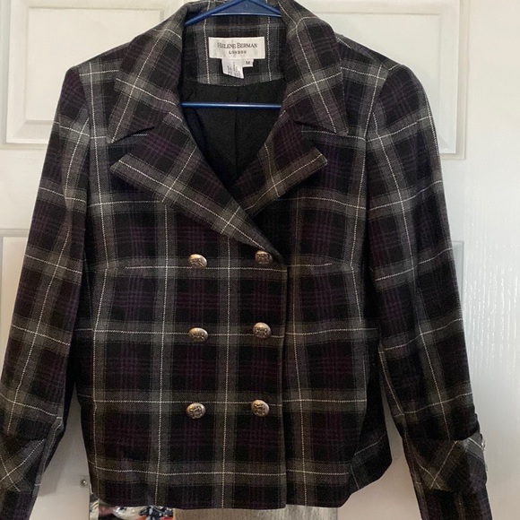 Helene Berman Jackets & Blazers - Helene Berman cropped blazer